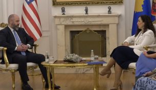 Osmani pret në takim zyrtarin e lartë amerikan
