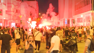 Përplasje mes protestuesve dhe përkrahësve të Vuçiçit, policia përdor gaz lotsjellës