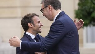 Vuçiçi flet me Macronin për Kosovën