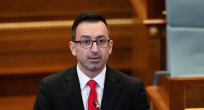 Basha përballet me padi për punimin e vitit 2012 mbi UÇK-në