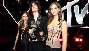 Sombr triumfon në MTV VMAs