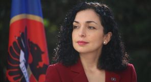 Dy xhipa, dy truproja dhe një polemikë presidenciale