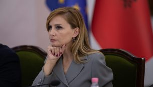 Tabaku: Mbrojtja e gazetarëve thelbësore për integrimin evropian