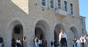 ‘Universiteti një muze i shekullit XX’: Teknologjia po e dobëson monopolin mbi dijen