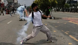Regjistrohen 19 viktima pas protestave kundër ndalimit të mediave sociale në Nepal