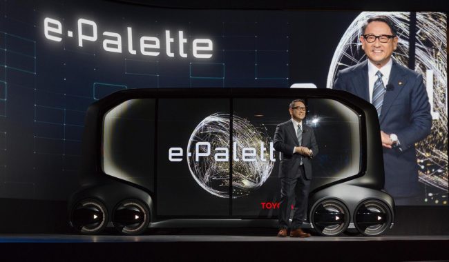 Toyota prezanton minibusin elektrik