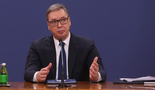 Vuçiç paralajmëron fabrikë për prodhimin e dronëve në Serbi