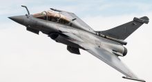 Franca forcon fuqinë ajrore, porosit 61 avionë luftarakë “Rafale”