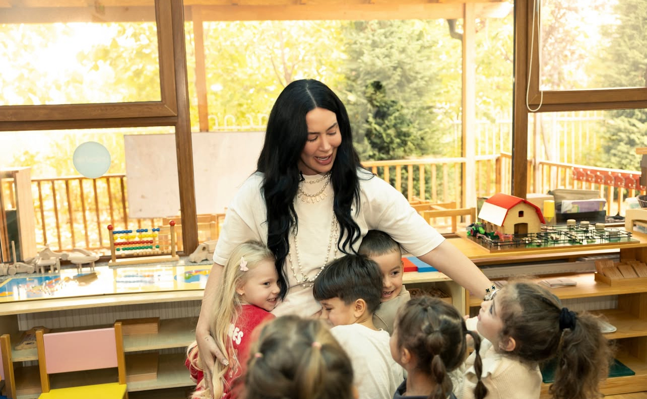  Magjia që më ndryshoi jetën  — Dafina emocionohet mes fëmijëve në Prishtinë