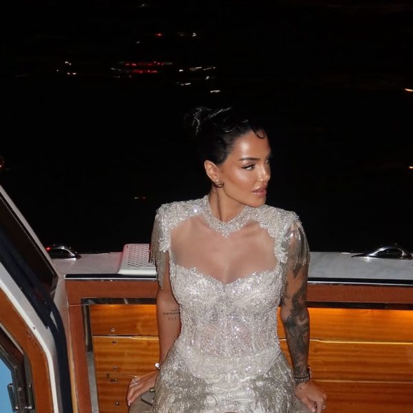 Morena Taraku mahnit me një model flokësh futurist