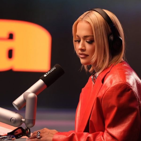 Rita Ora magjeps me linjat perfekte në një paraqitje të fundit