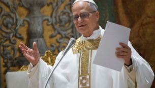 Papa Leoni u bën thirrje gazetarëve të raportojnë për luftën ‘përmes syve të viktimave’