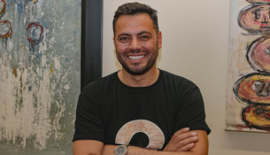 Artisti kosovar Ramë Dardania bëhet shqiptari i parë pjesëmarrës në “Arty Show” të Zvicrës