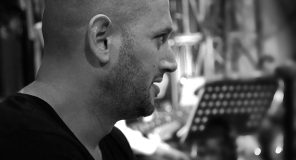 Florjan Binaj në garë me regjisorin e sistemit të vet