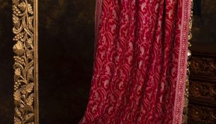 Sari – një veshje tradicionale që bëri histori botërore