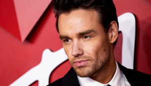 Një vit pa Liam Payne: Fansat nderojnë këngëtarin në Wolverhampton