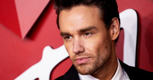 Një vit pa Liam Payne: Fansat nderojnë këngëtarin në Wolverhampton