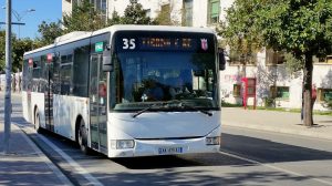 Transporti publik redukton flotën deri në 30% në Tiranë dhe rrethe