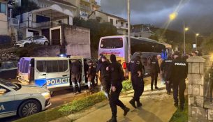 Dy tifozë të “KB Bashkimi” ndalohen në Mal të Zi për grafite në mbështetje të UÇK-së