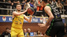 Golden Eagle Ylli paralajmëron kundërshtarët