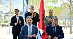 Armët e reja të Shqipërisë vijnë nga Izraeli – mes tyre sisteme artilerie të avancuara