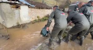 Reshje të dendura dhe shtrëngata, paralajmërime nga IGJEO dhe SHMU
