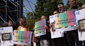 Kriza e transmetuesit publik në Kosovë, rast që s’është parë në asnjë vend të rajonit