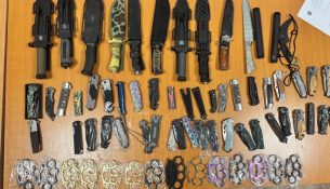 Arrestohet në Prishtinë për armëmbajtje pa leje, i dyshuari shiste mjete të rrezikshme tek të miturit