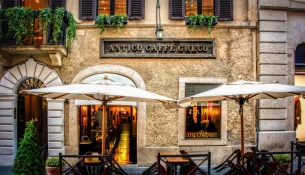 Kafeneja historike 260 vjeçare e Romës mbyll dyert