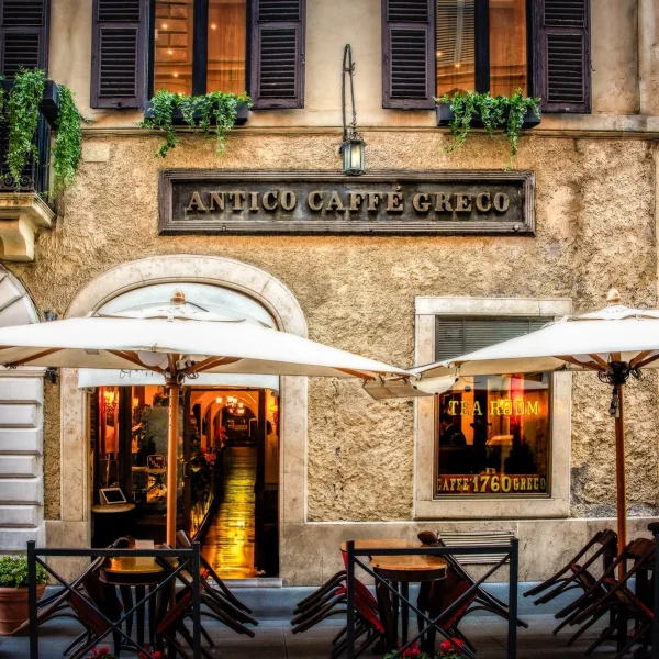 Kafeneja historike 260 vjeçare e Romës mbyll dyert