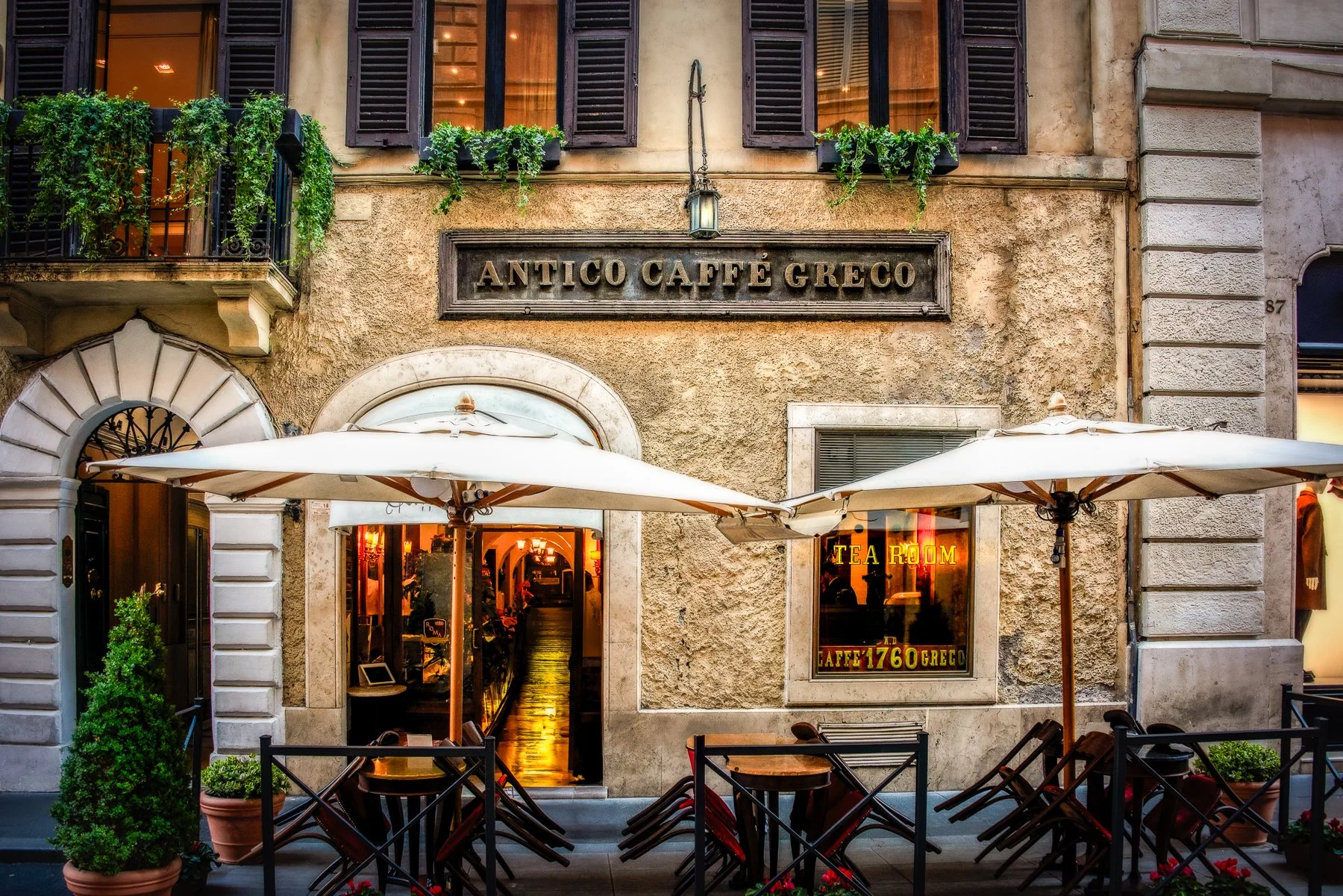 Kafeneja historike 260 vjeçare e Romës mbyll dyert