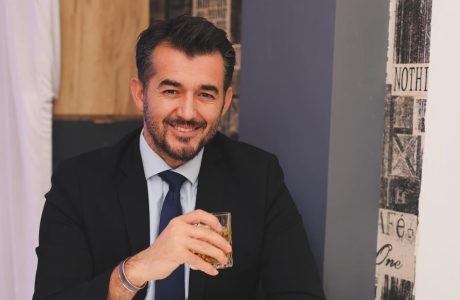 Labi “thumbon” Big Brother VIP Kosova 4: “Mbahuni të fortë, mos humbni burrninë”