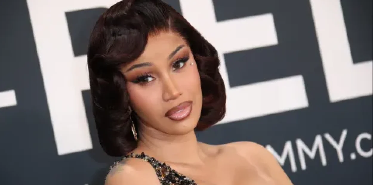 Cardi B ankohet për nënën e saj pas lindjes së katërt