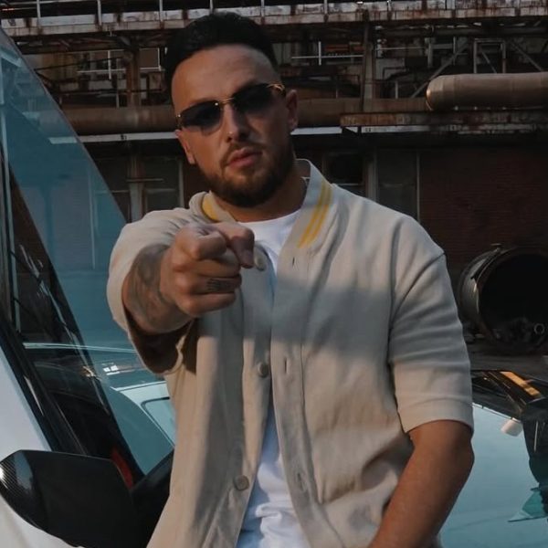 Azet mohon atentatin: “Ngjarja nuk ka asnjë lidhje me mua”