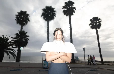 Rosalía përballet me veten dhe bashkohet me të përjetshmen në “Lux”