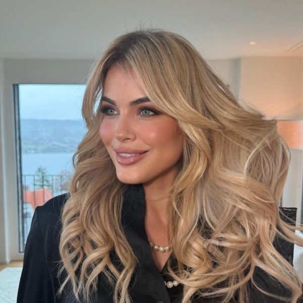 Afrona Dika e konfirmon: “Jam fejuar, por dua ta mbaj sekret”