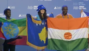 Elita nga Kosova fiton çmimin për mentoren më të mirë në garën botërore të robotikës në Panama