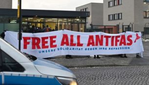 7 anëtarë të dyshuar të grupit të majtë ekstremist gjerman dalin në gjyq për sulme