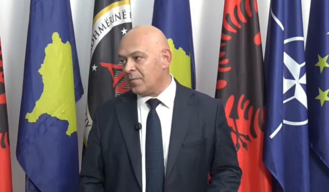 AAK zyrtarizon Ardian Gjinin si bartës të listës për zgjedhjet e 7 qershorit