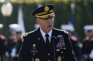 Zyrtarë të lartë të ushtrisë amerikane në Ukrainë në përpjekje për të ringjallur bisedimet e paqes