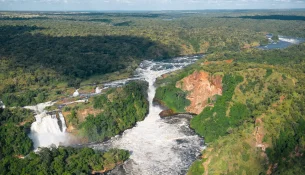 Turistët rikthehen në vendin e lojërave të mbretërve britanikë të viteve ’60