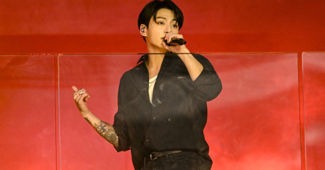 Këngëtari Jungkook i BTS bën histori si artist solo