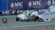 Aksident i frikshëm në Formula 1 – Makina bëhet ‘copash’