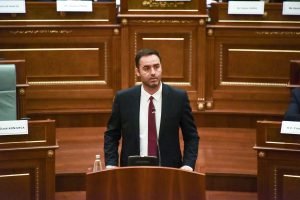 Zgjedhje të reja apo “qeveria” e Konjufcës?