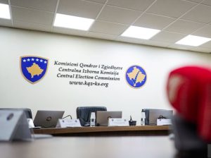 LVV-ja, Lista Serbe dhe KQZ-ja: Mes narrativave patriotike dhe ligjit