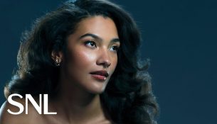 Olivia Dean debuton në “Saturday Night Live”