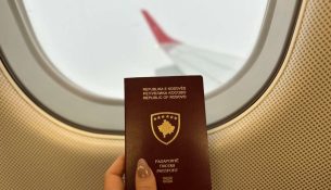 Rënia e kërkesave për azil ‘zvogëlon’ rrezikun e pezullimit të vizave për Kosovën