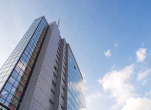 GI-TOC evidenton “fushatë të koordinuar qeveritare” kundër institucioneve të pavarura në Kosovë