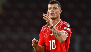 Drejtori i Blick i del krah Xhakës