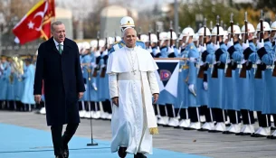 Papa Leoni në Turqi: E ardhmja e njerëzimit është në rrezik nga konflikti